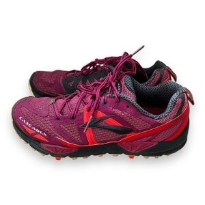 Brooks Cascadia Trail Running Shoes Pink Fuchsia Size 10